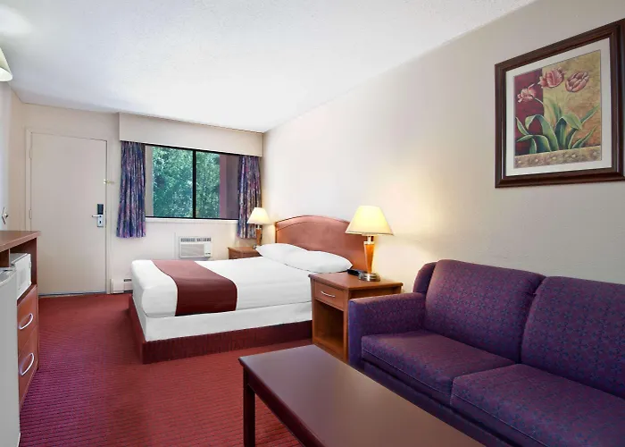 Howard Johnson By Wyndham Red Deer