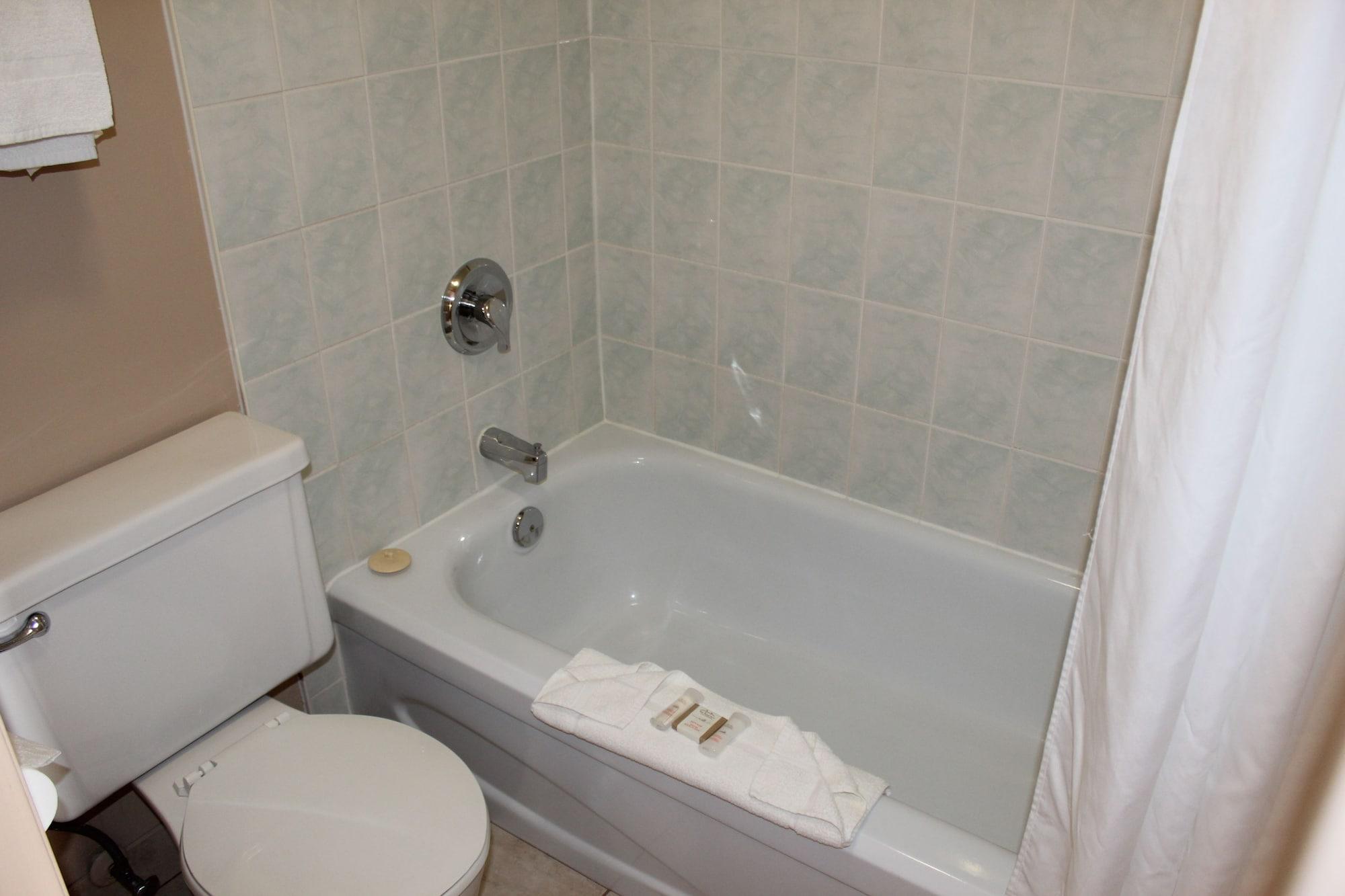 Howard Johnson By Wyndham Red Deer 2*