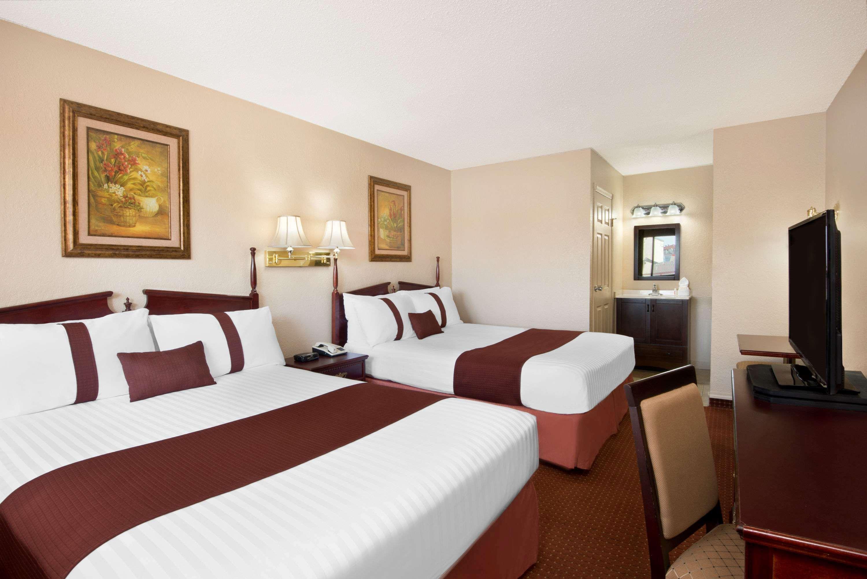 Motel Howard Johnson By Wyndham Red Deer 2*