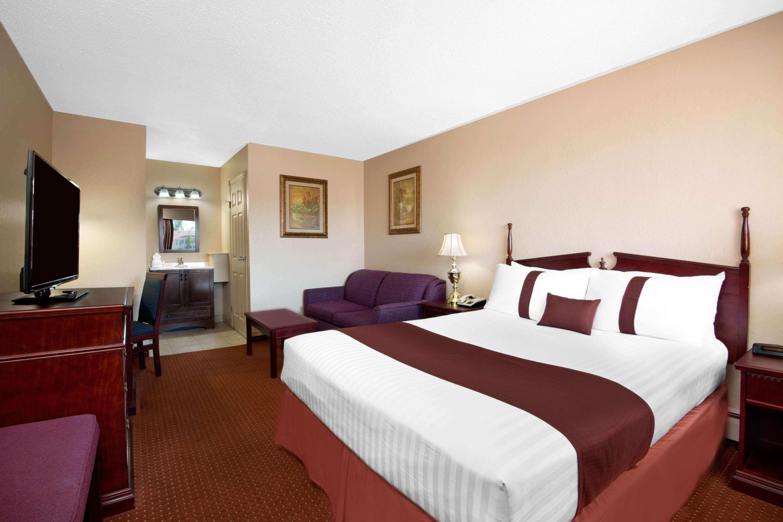 Howard Johnson By Wyndham Red Deer Motel Penhold