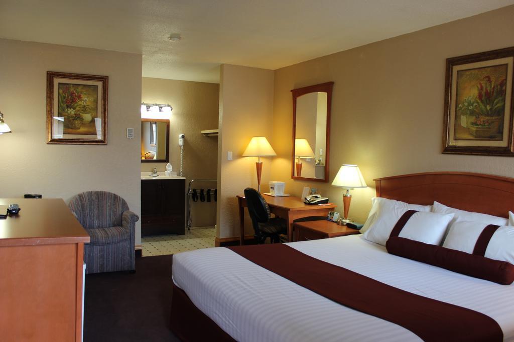 Howard Johnson By Wyndham Red Deer Motel Penhold
