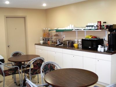 Howard Johnson By Wyndham Red Deer Motel 2*