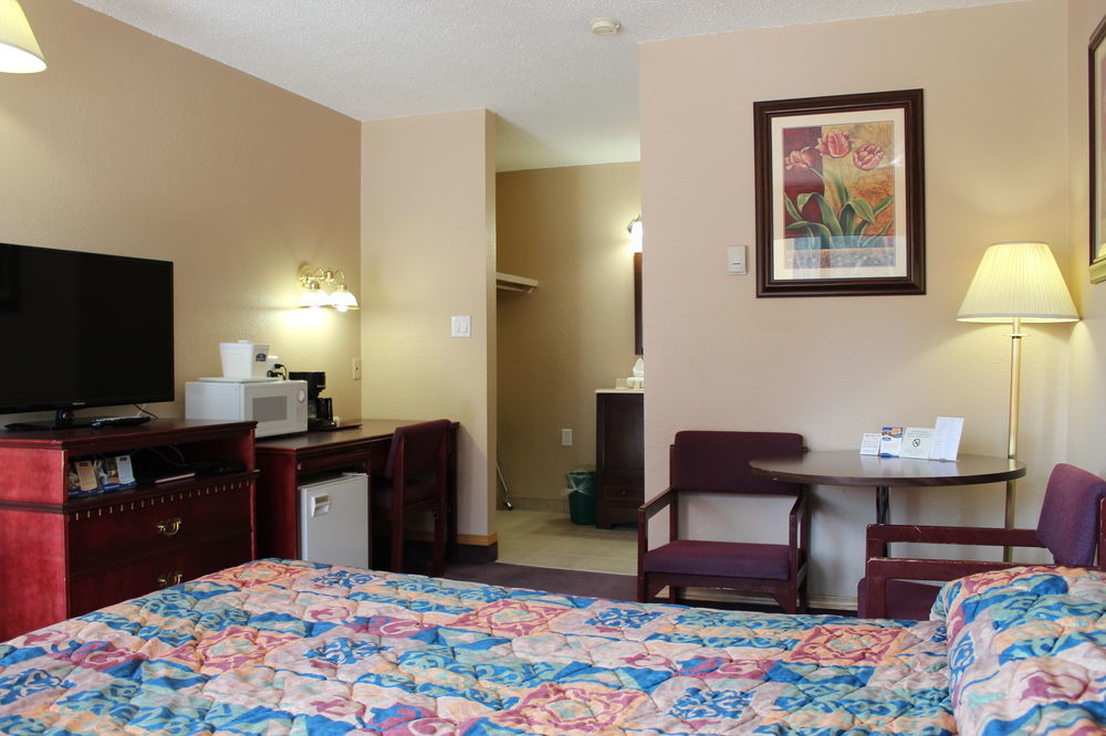 Howard Johnson By Wyndham Red Deer 2*