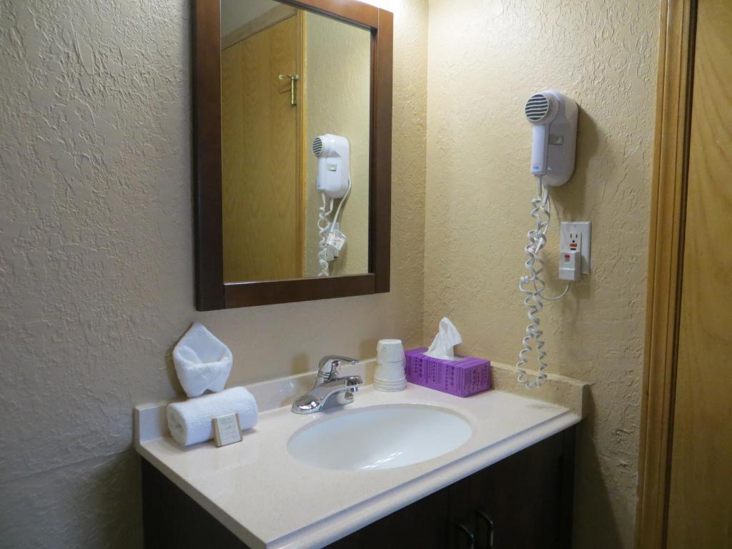 Howard Johnson By Wyndham Red Deer 2*