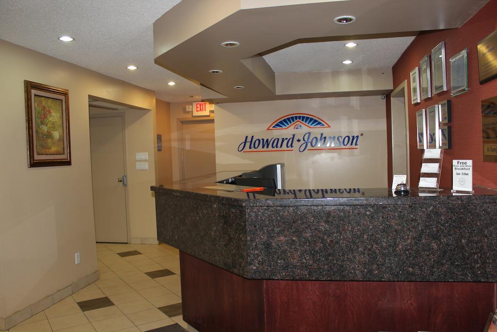Howard Johnson By Wyndham Red Deer Motel