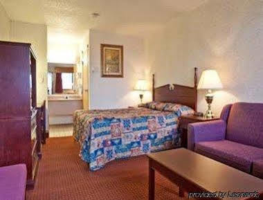 Howard Johnson By Wyndham Red Deer 2*