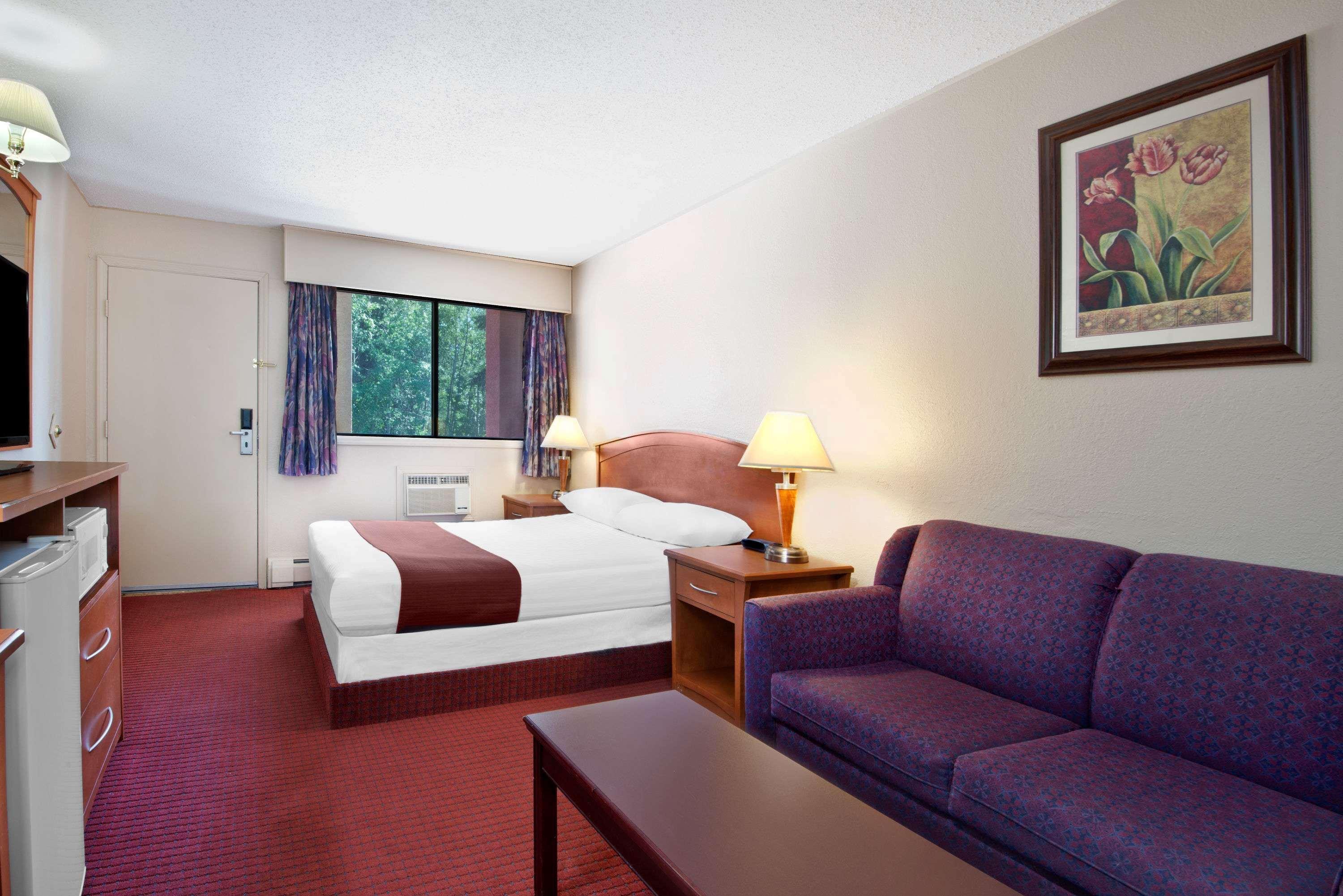 Motel Howard Johnson By Wyndham Red Deer 2*