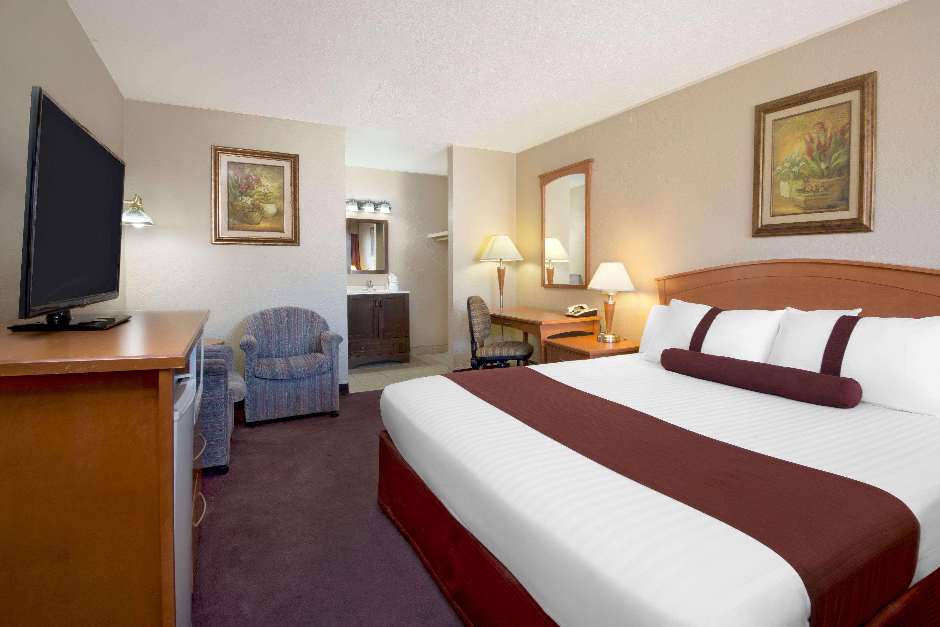 Motel Howard Johnson By Wyndham Red Deer