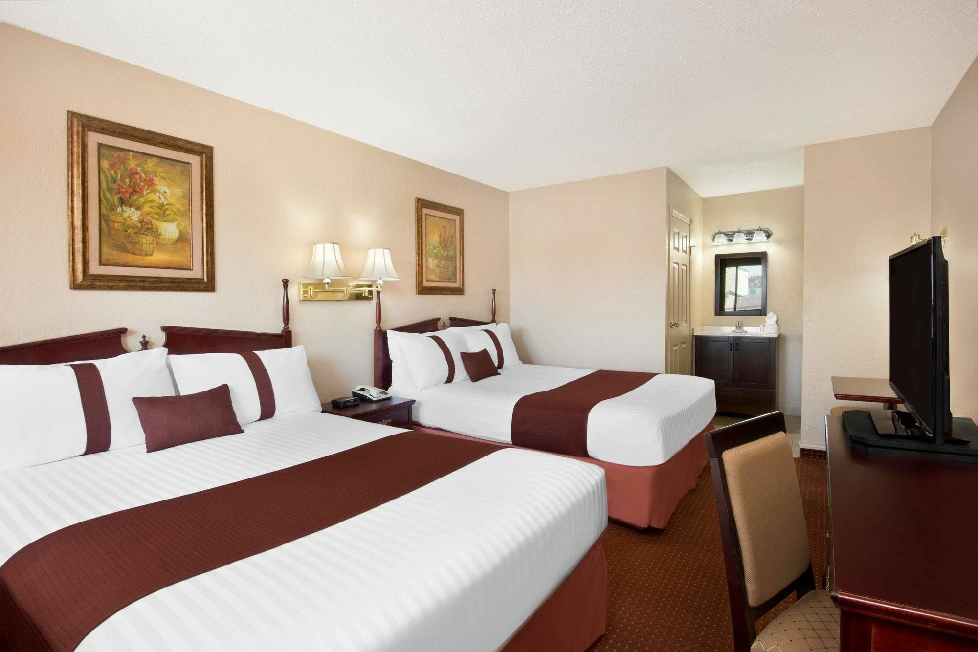 Howard Johnson By Wyndham Red Deer 2* Penhold